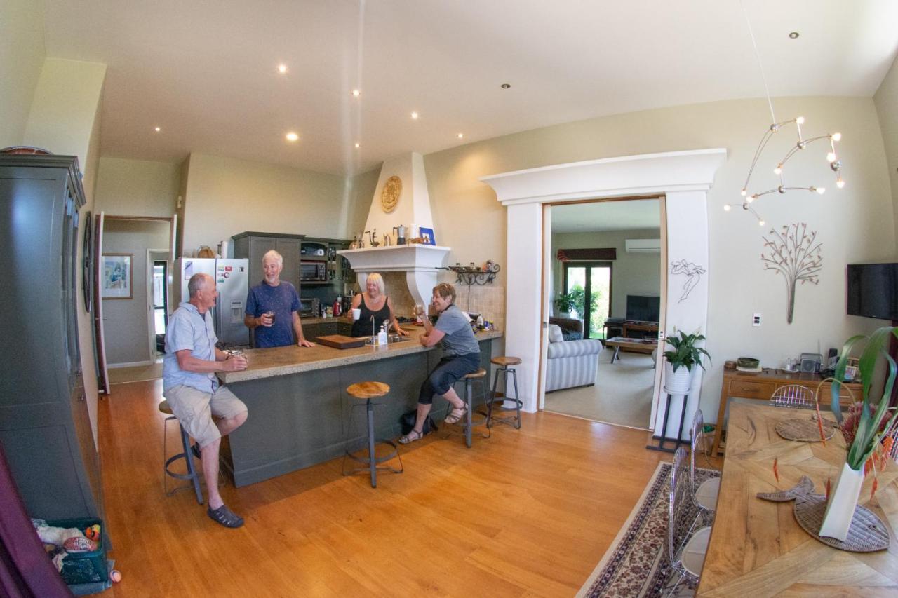 Tuscan Retreat Bed & Breakfast - Adults Only Bed & Breakfast Papamoa Exterior foto